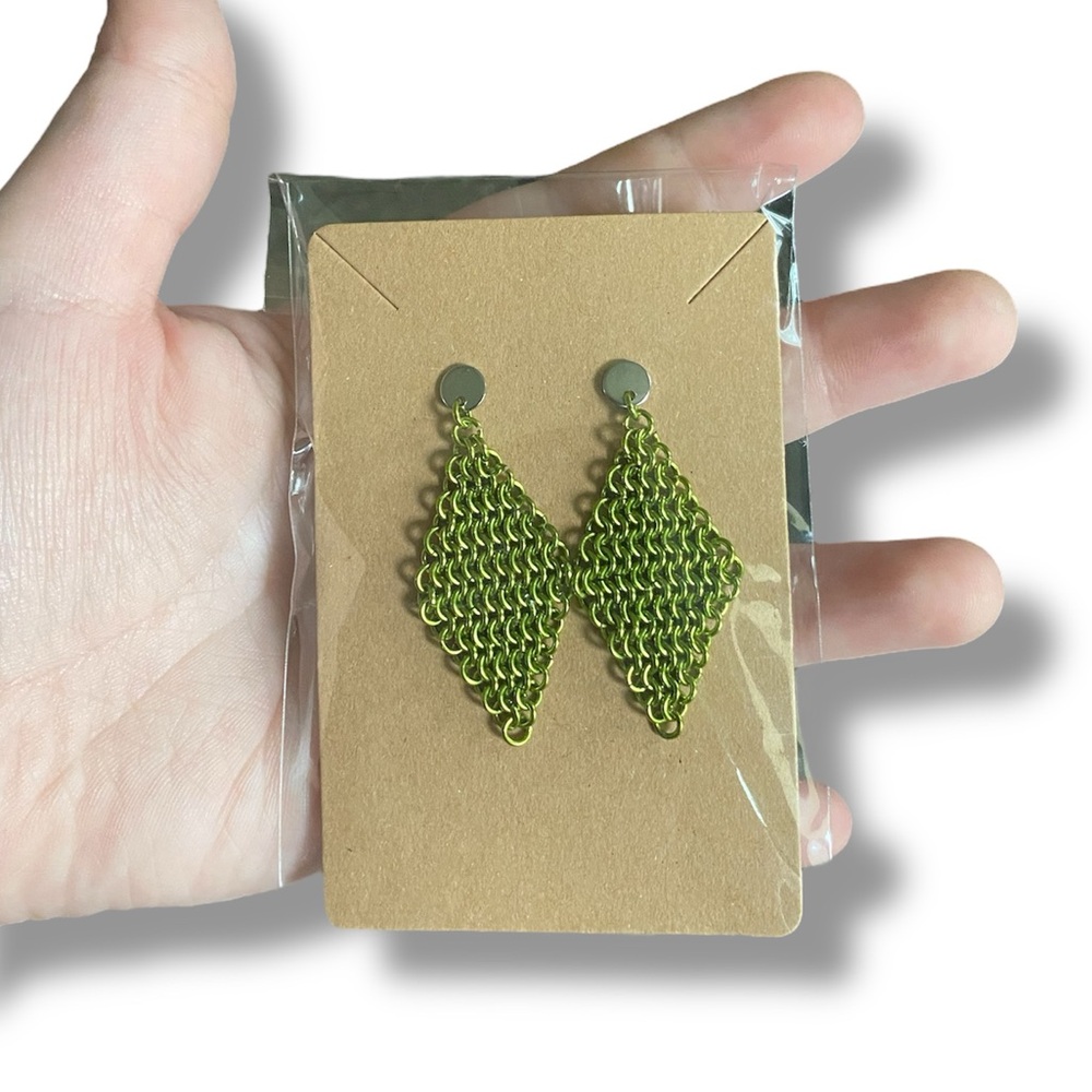 Handmade NWT’s Micro Chainmail Y2K Goth Grunge Medival Green Dangle Earrings - Picture 3 of 4